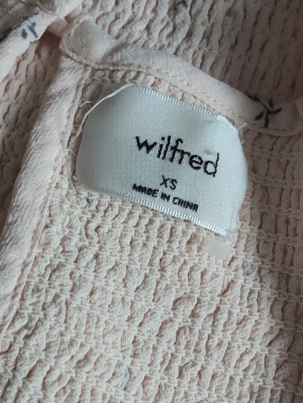Wilfred Aritiza Blush Pink Smocked Yoke Peasant Blouse XS - Picture 7 of 9
